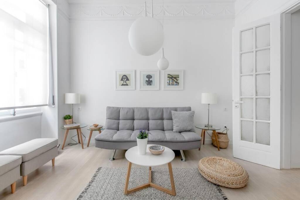 Athens Center Modern Apt In Art Nouveau Building Екстериор снимка