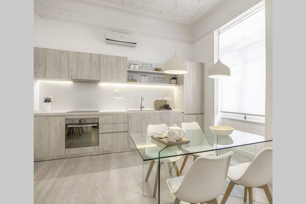 Athens Center Modern Apt In Art Nouveau Building Екстериор снимка