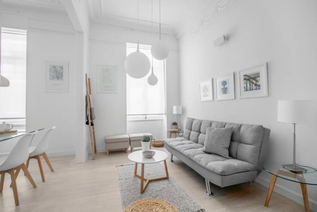 Athens Center Modern Apt In Art Nouveau Building Екстериор снимка